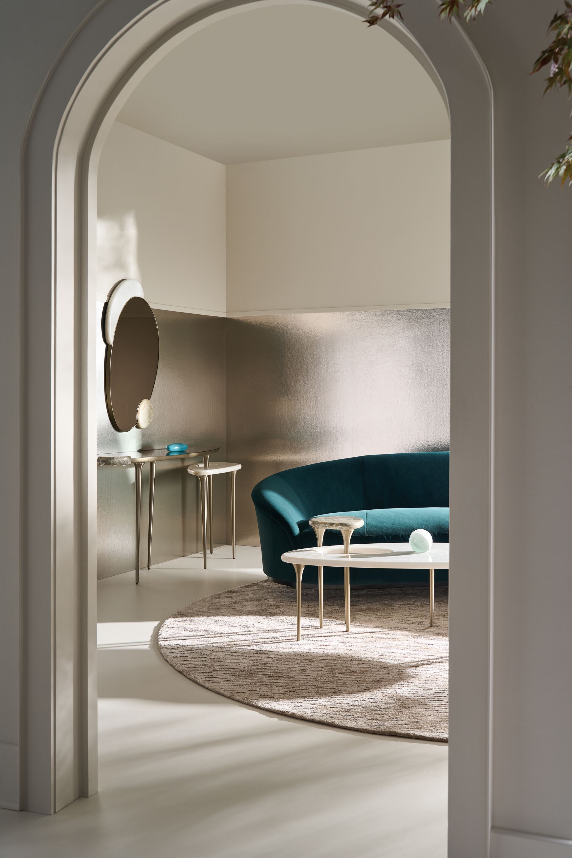 Мраморный овальный журнальный столик Caracole RESONANCE ARCH-00066109 - Вид №1