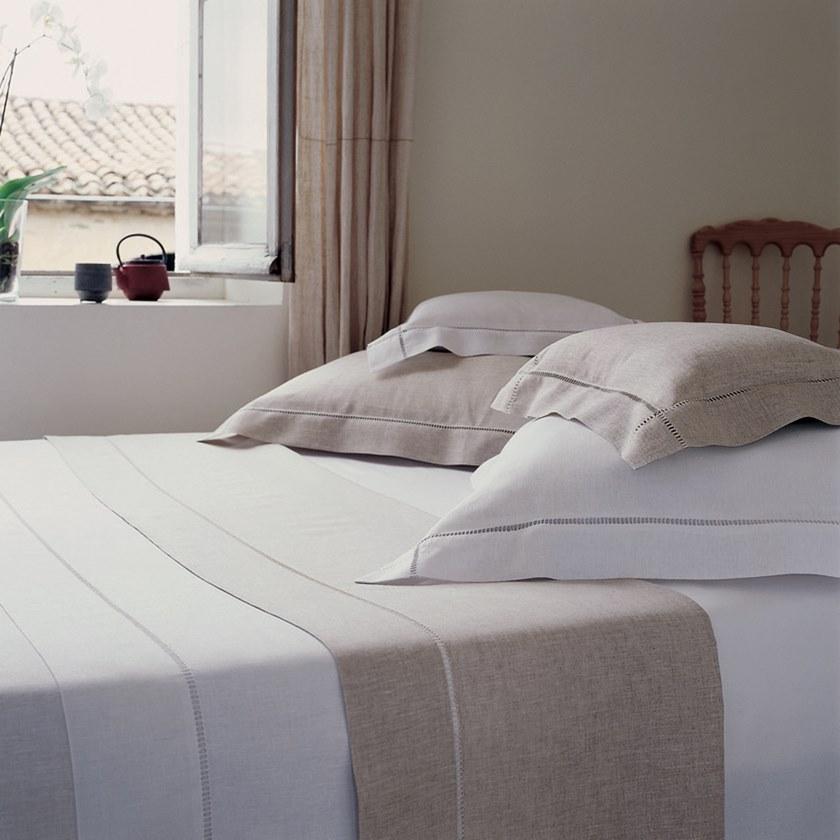 Alexandre Turpault Однотонная льняная наволочка Keops sun-id-1396701 - Вид №1