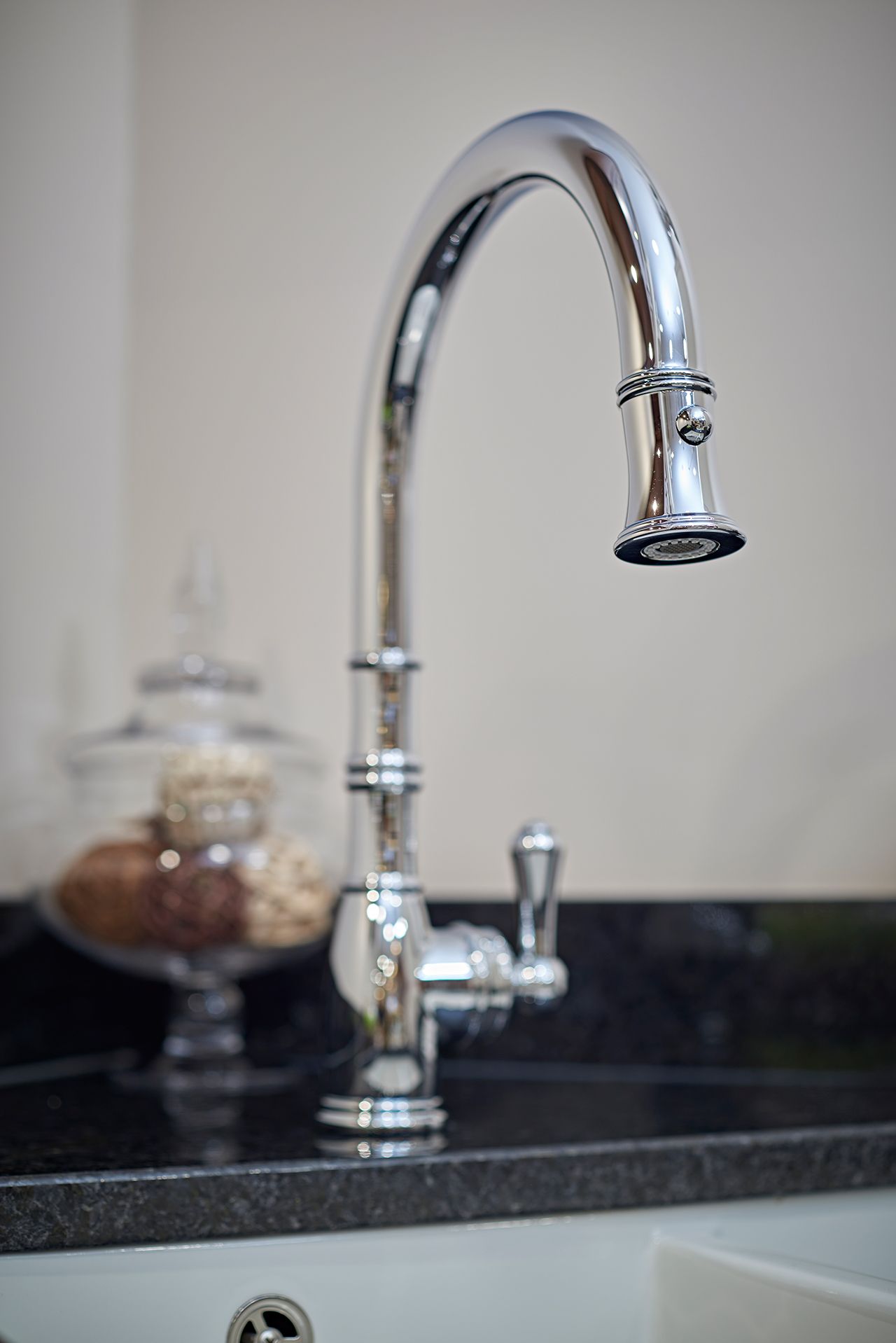 4744 Смеситель для мойки Aquitaine с одним рычагом и ополаскивателем с ополаскиванием вниз Traditional Perrinandrowe - Вид №6