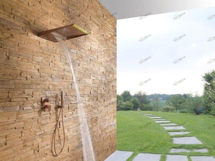 tender rain Настенная лейка-водопад из латуни с системой защиты от накипи Menhir sun-id-1419314