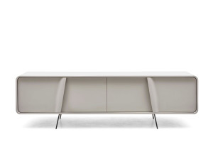 Деревянный шкаф