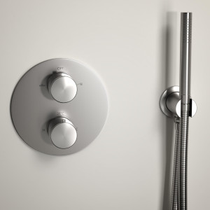 Встраиваемый смеситель для душа с 4 отверстиями и ручным душем