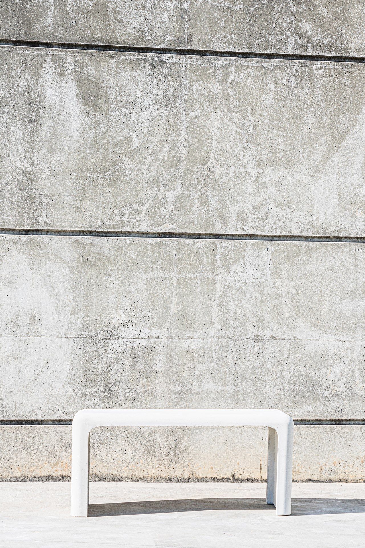 Скамейка из армированного волокном бетона без спинки SIT Softshapes ARCH-00110064 - Вид №1