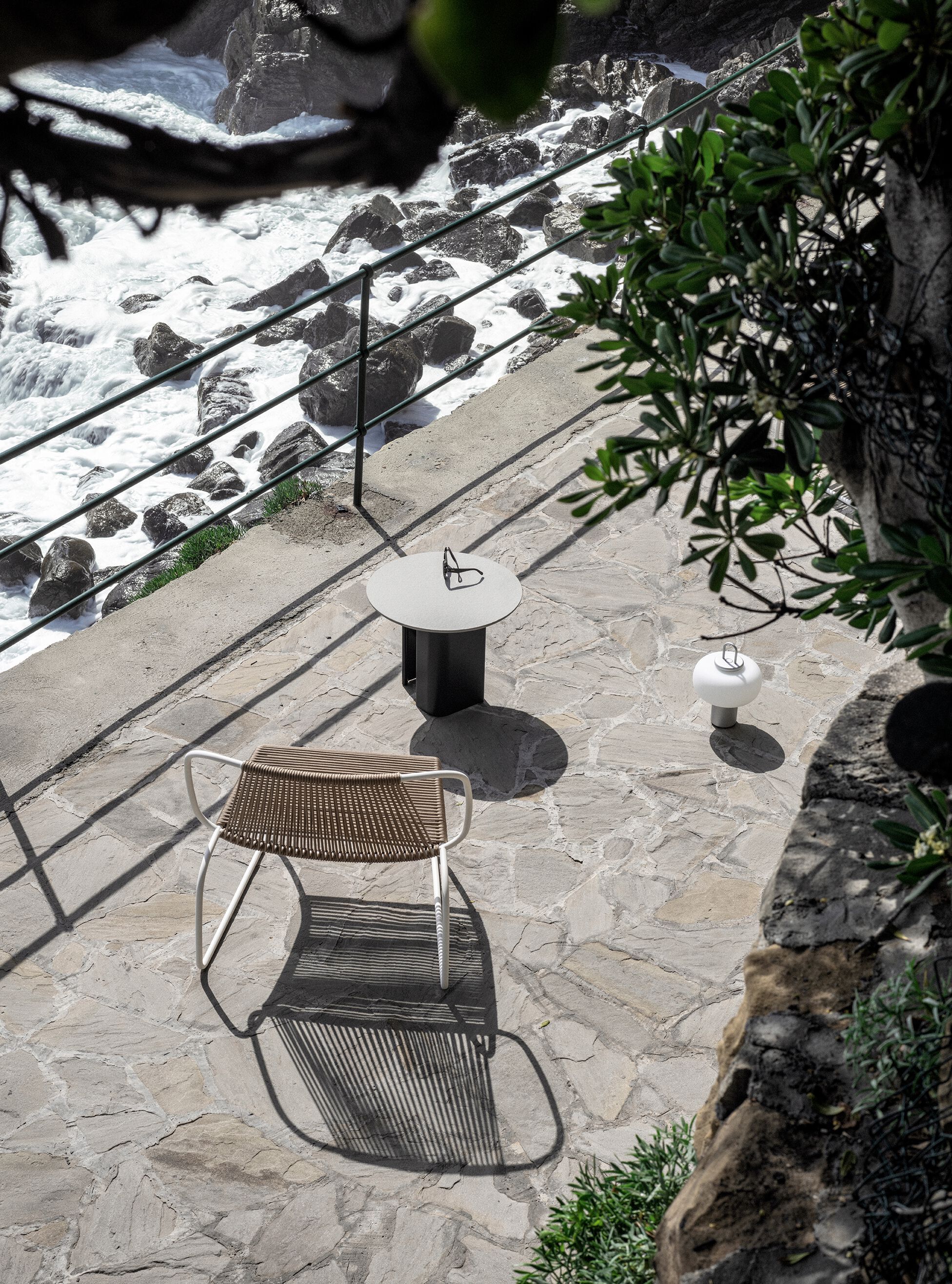 Круглый стальной садовый стол с каменной столешницей Potocco Double L ARCH-00025774