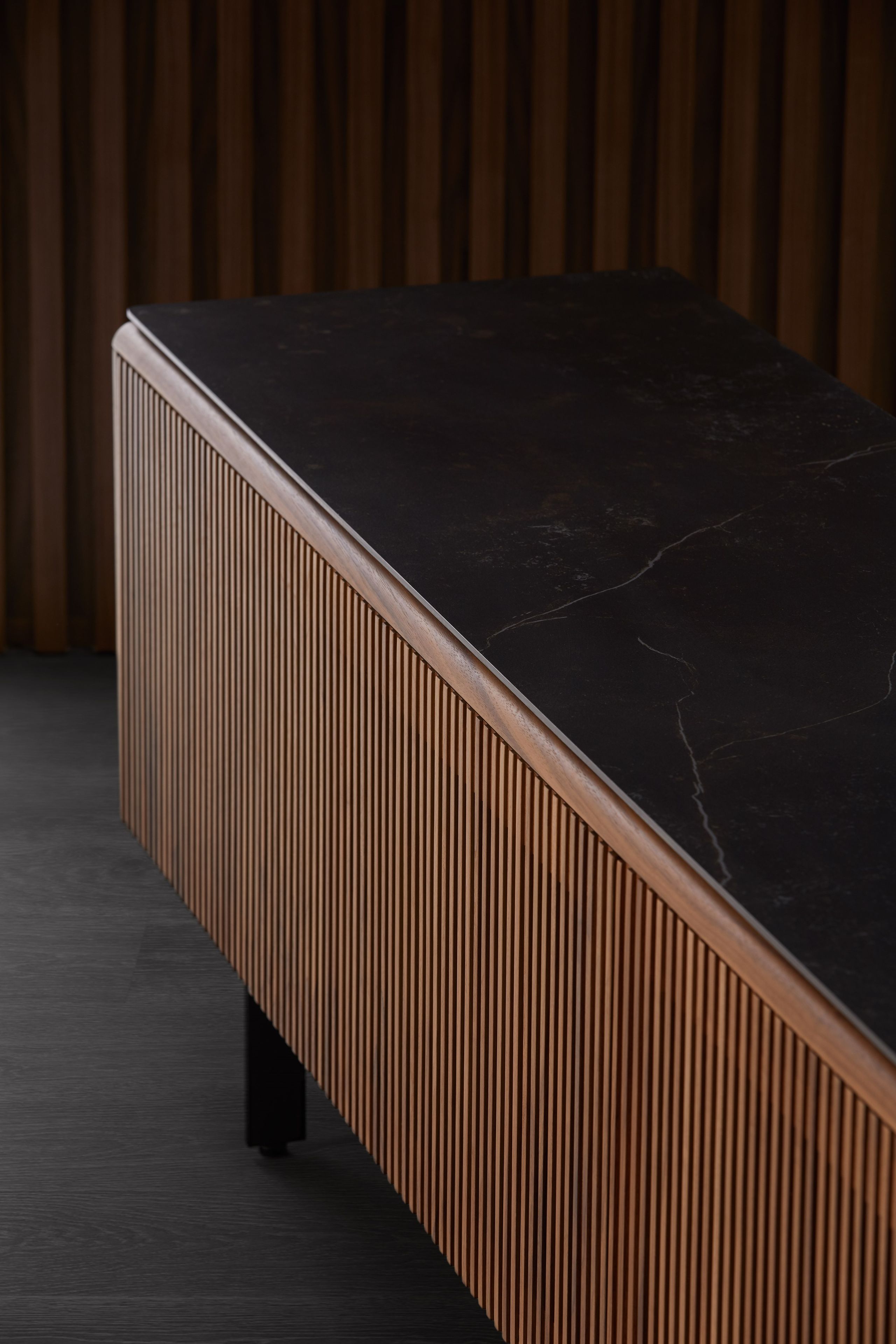 Деревянный шкаф для телевизора с откидными дверцами Punt Мальме ARCH-00024058 - Вид №17