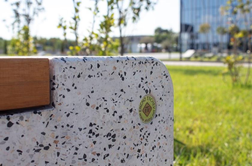 ENCHO ENCHEV - ETE Скамейка из бетона и бамбука без спинки  233  - Вид №3