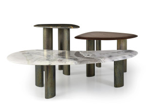 Журнальный столик из дерева и мрамора для гостиной