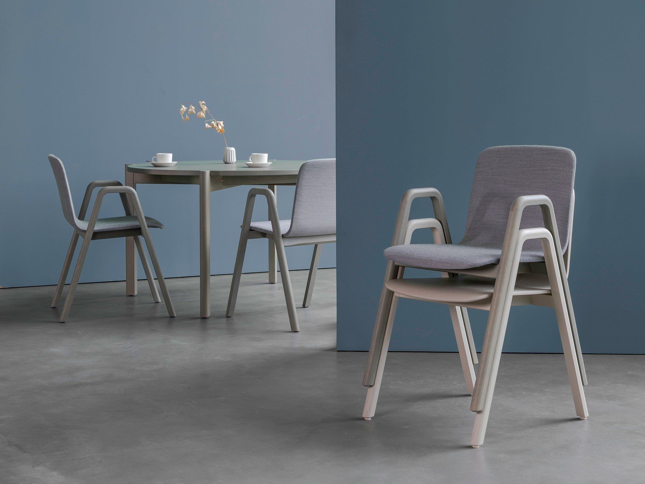 Деревянный штабелируемый стул с подлокотниками Inno Naku ARCH-00092076 - Вид №5