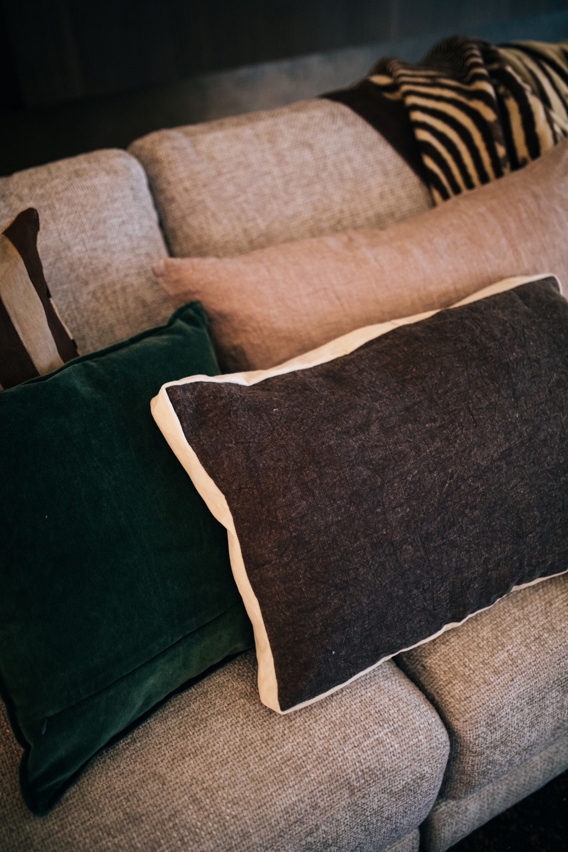 Льняная прямоугольная однотонная подушка POMAX BORDERS ARCH-00106515 - Вид №21