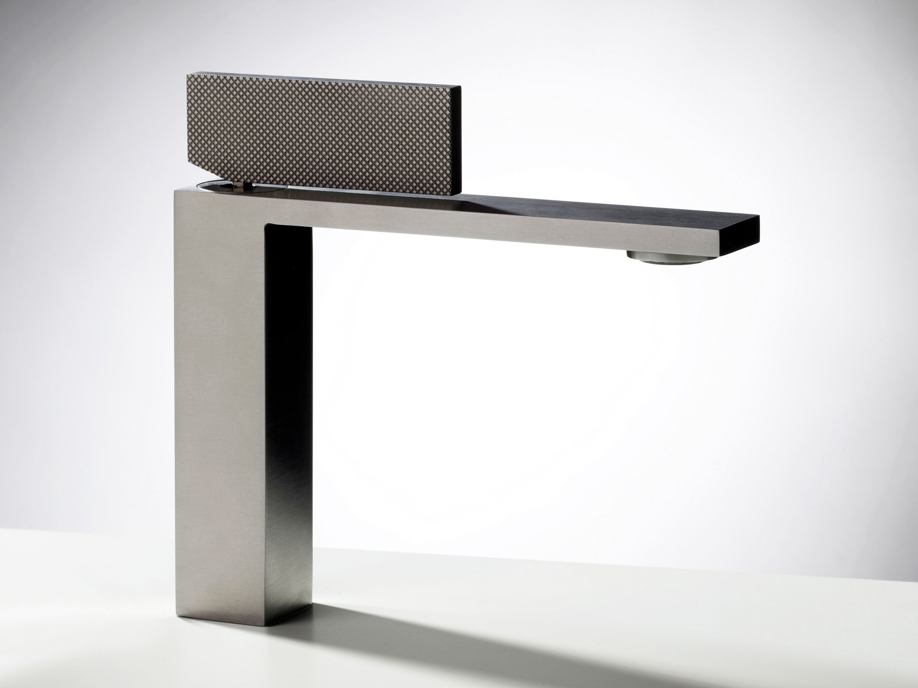 Смеситель для раковины с одним отверстием Fantini Rubinetti O-xy ARCH-00056252 - Вид №1