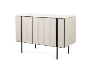 Шкаф из дуба с распашными дверцами