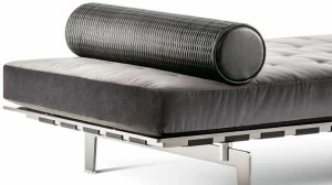 Poltrona Frau Цилиндрическая кожаная подушка La collezione - divani e poltrone