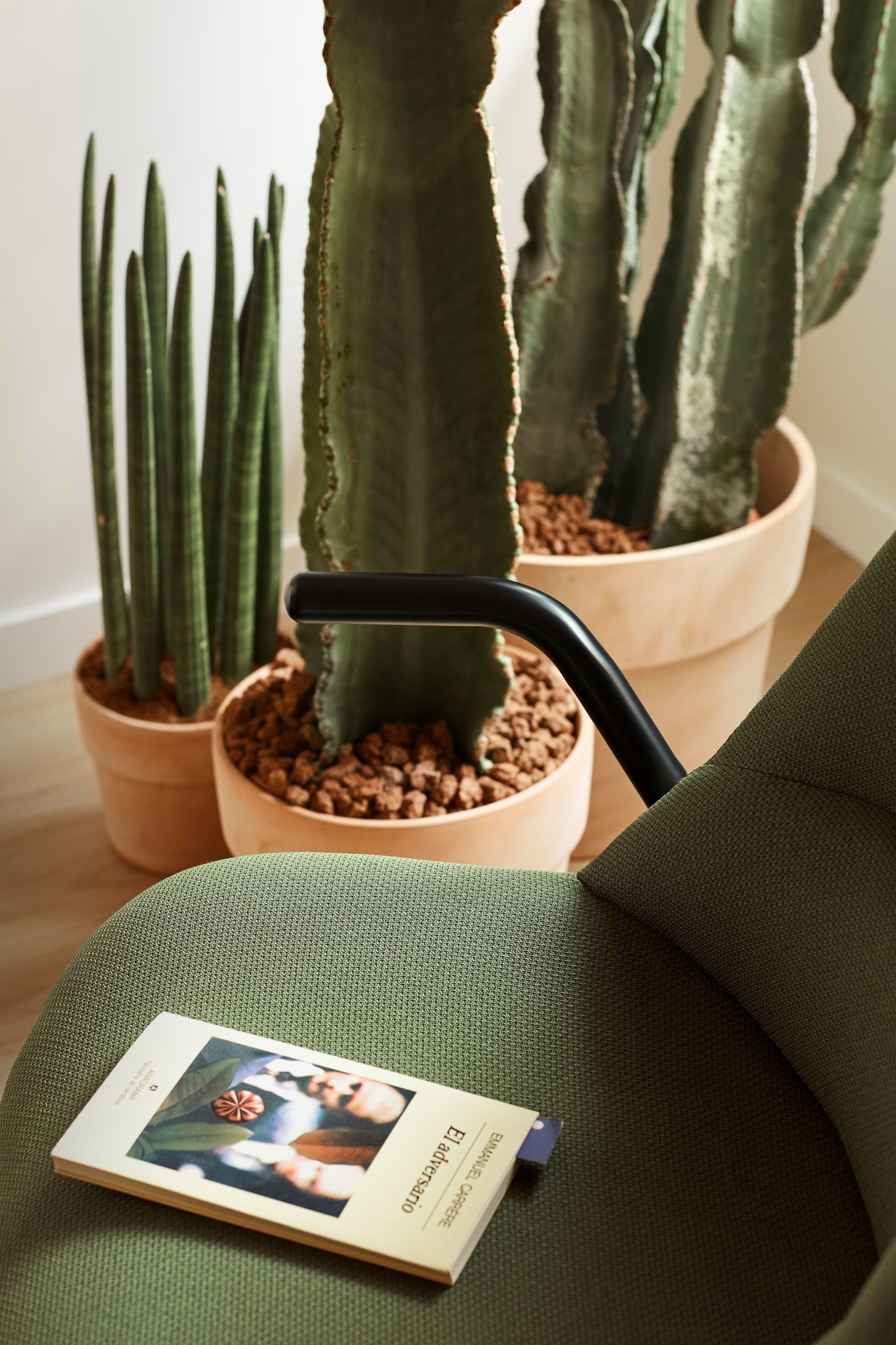 Полиэфирное кресло TEULAT Dins ARCH-00057392 - Вид №17