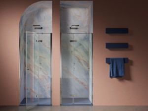 Нишевая душевая кабина с распашной дверью