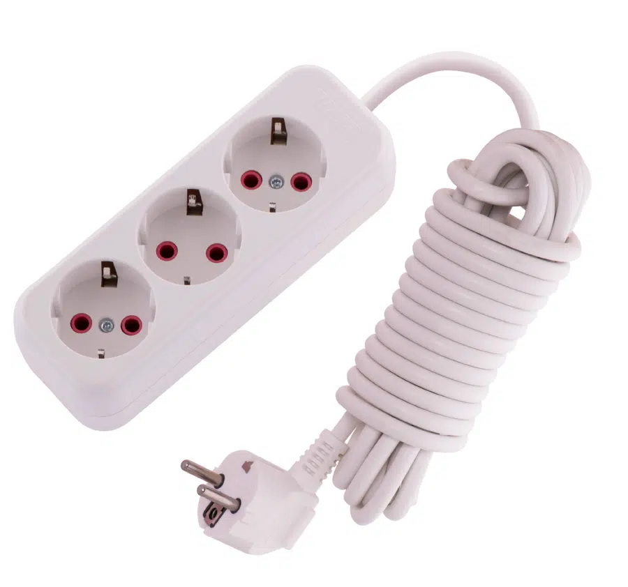 LILA Удлинитель с заземлением 3 входа, 5 метров белый LEZARD 720-0305-301