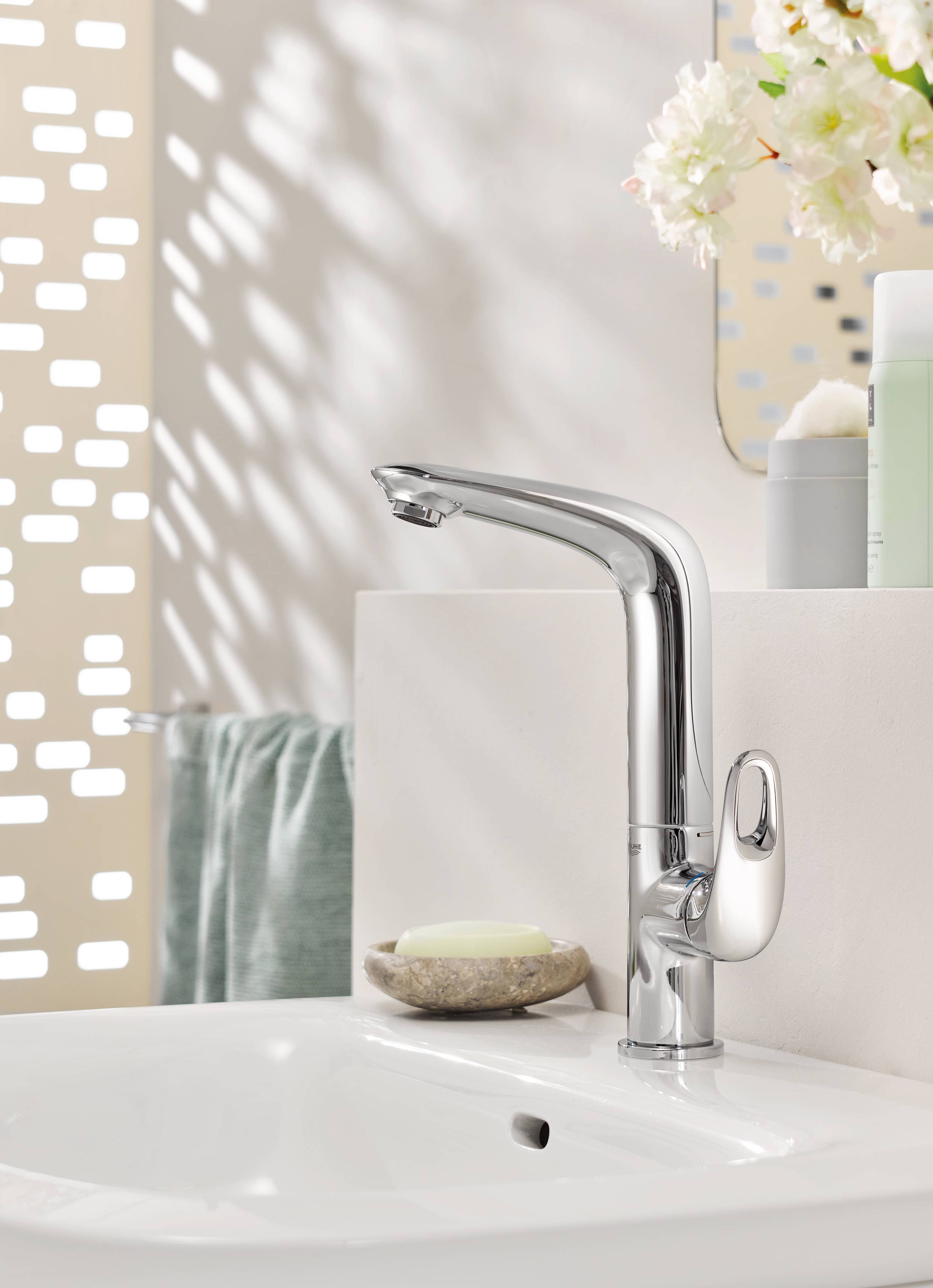 Смеситель для раковины GROHE Eurostyle new с донным клапаном и высоким изливом, хром (23569003) - Вид №1