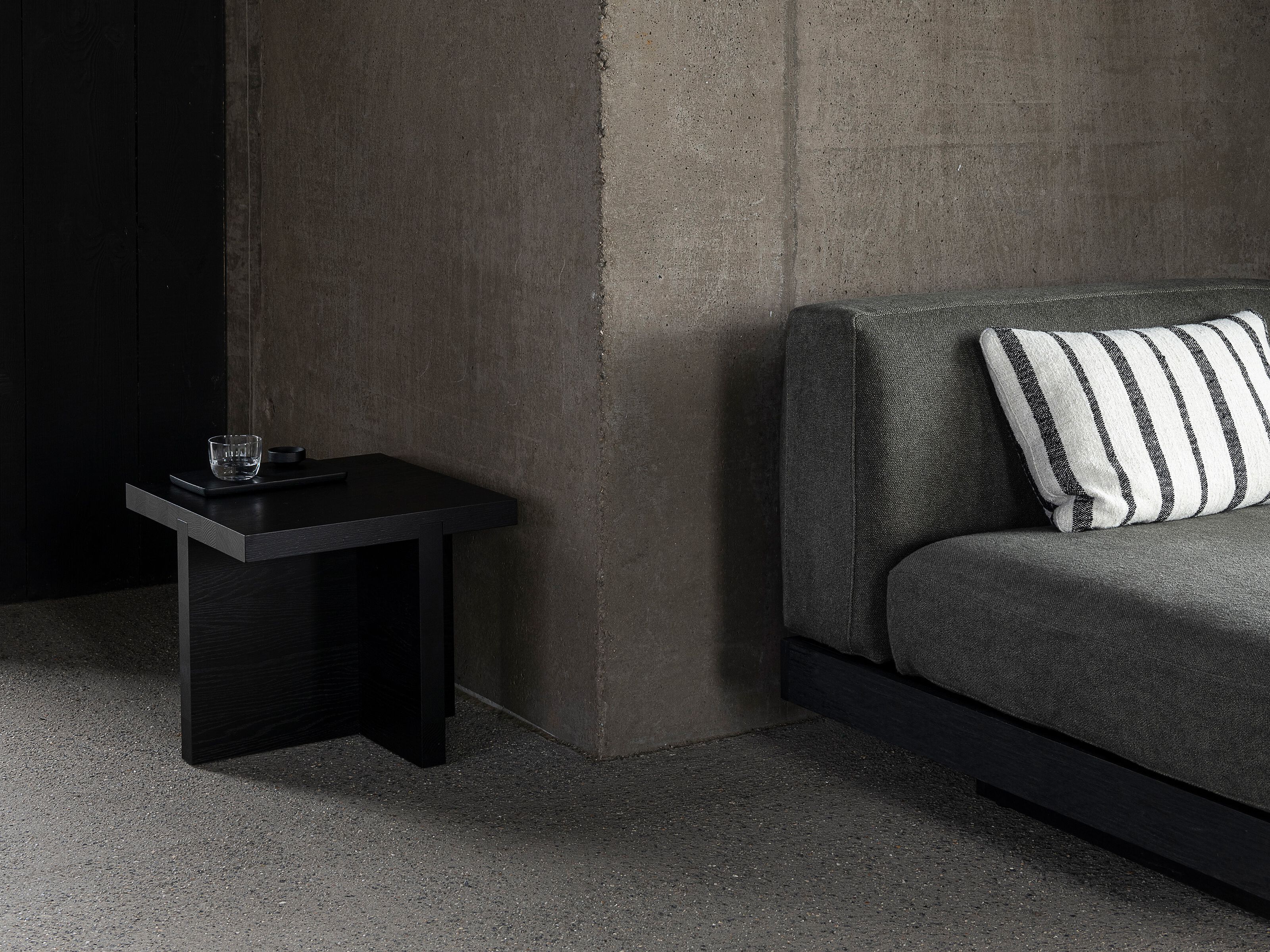 Низкий квадратный журнальный столик из дуба Serax Rudolph ARCH-00122739 - Вид №4