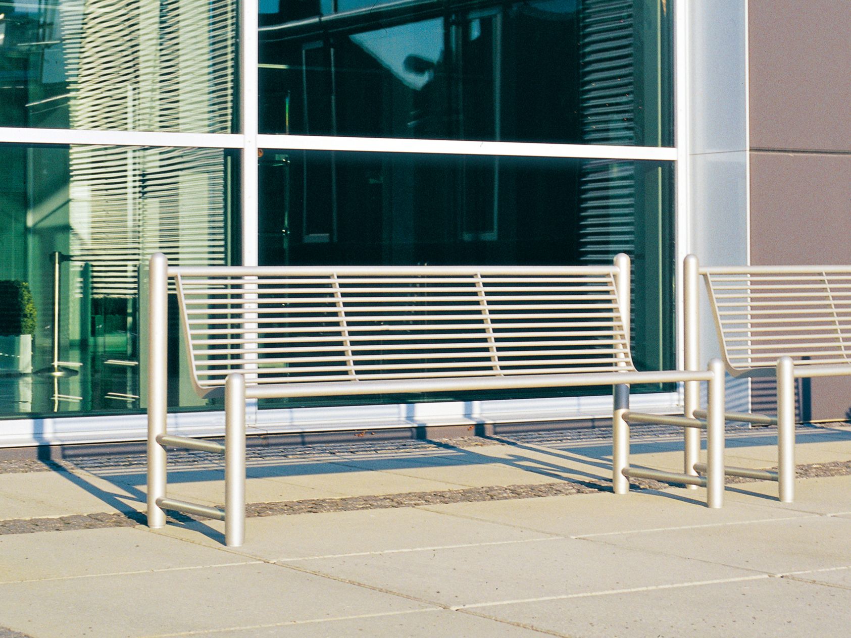 Скамья из нержавеющей стали со спинкой BENKERT BANKE Siardo ARCH-00110413 - Вид №1