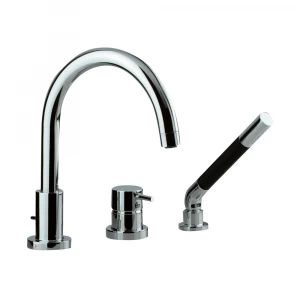 Смеситель на борт ванны с изливом, 3 отв