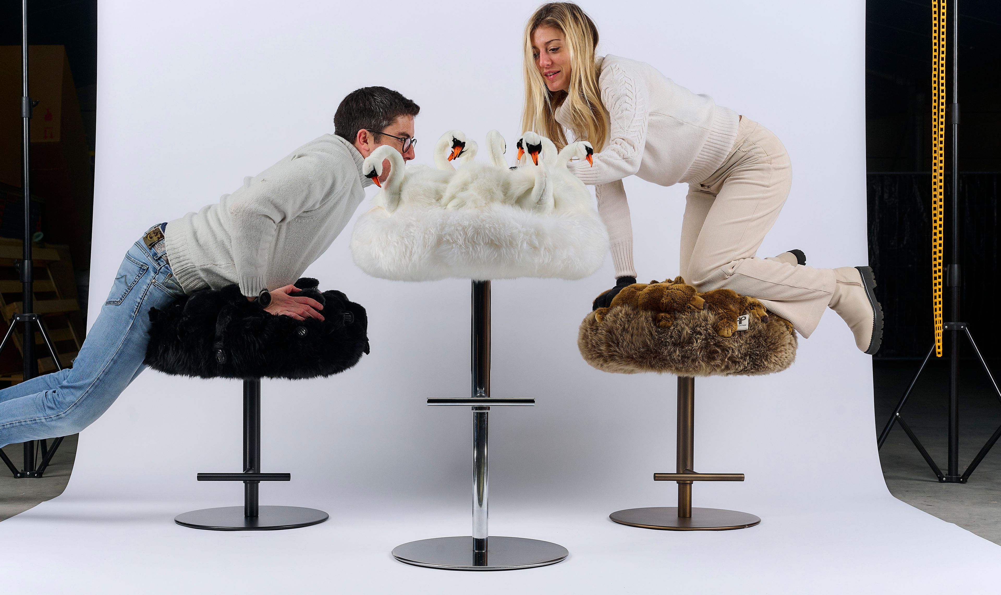 Регулируемая высота полиэстер мягкий стул APCOLLECTION Swan ARCH-00064991 - Вид №6