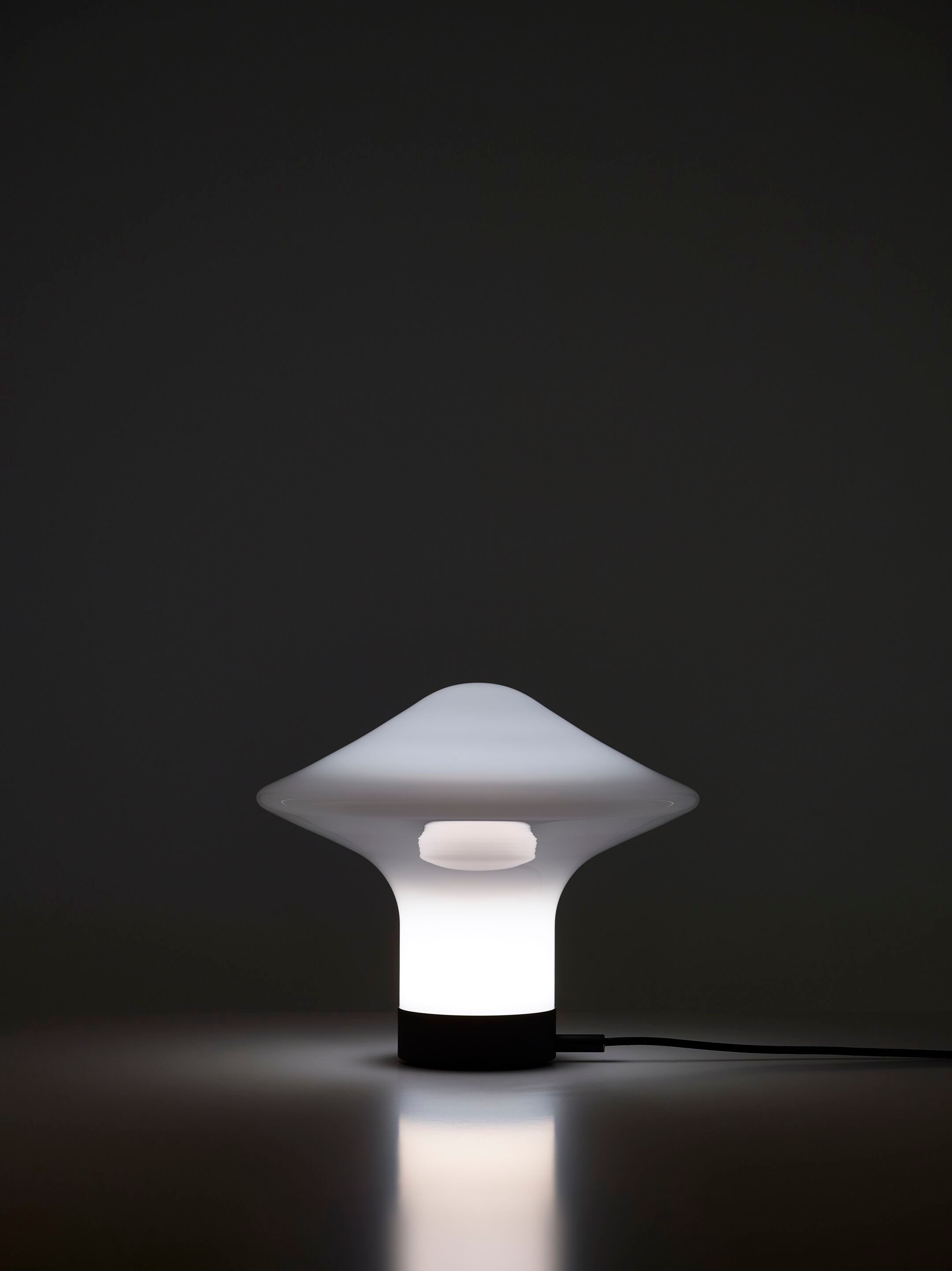 Светодиодная настольная лампа из опалового стекла с диммером BROKIS Волчок ARCH-00065331 - Вид №16