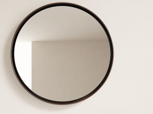 Круглое зеркало со встроенным освещением