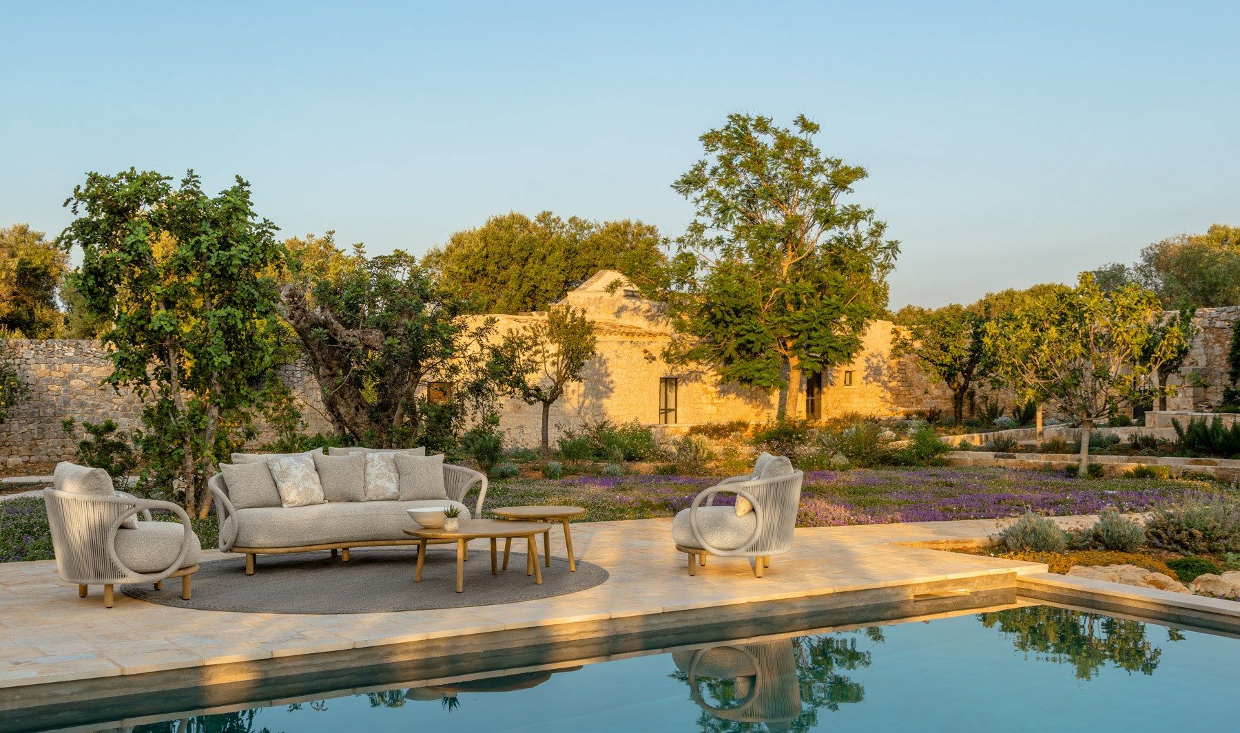 Круглый стол из тикового дерева Talenti Karen ARCH-00129492