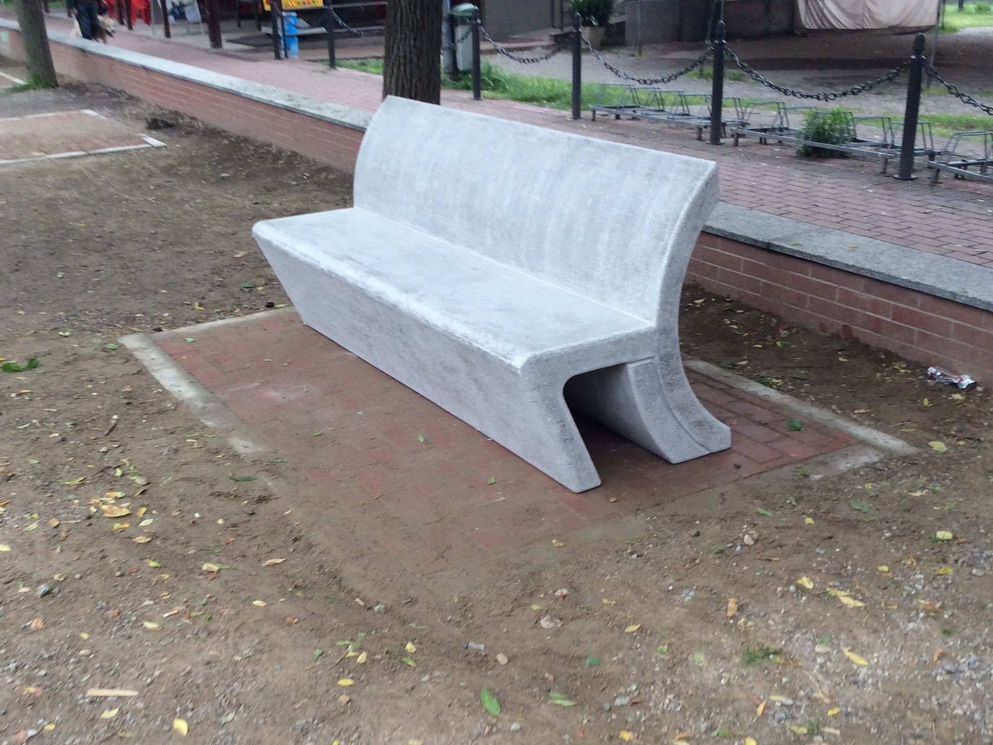 Реконструированная каменная скамья со спинкой Viscio Urban Design SWING ARCH-00032334