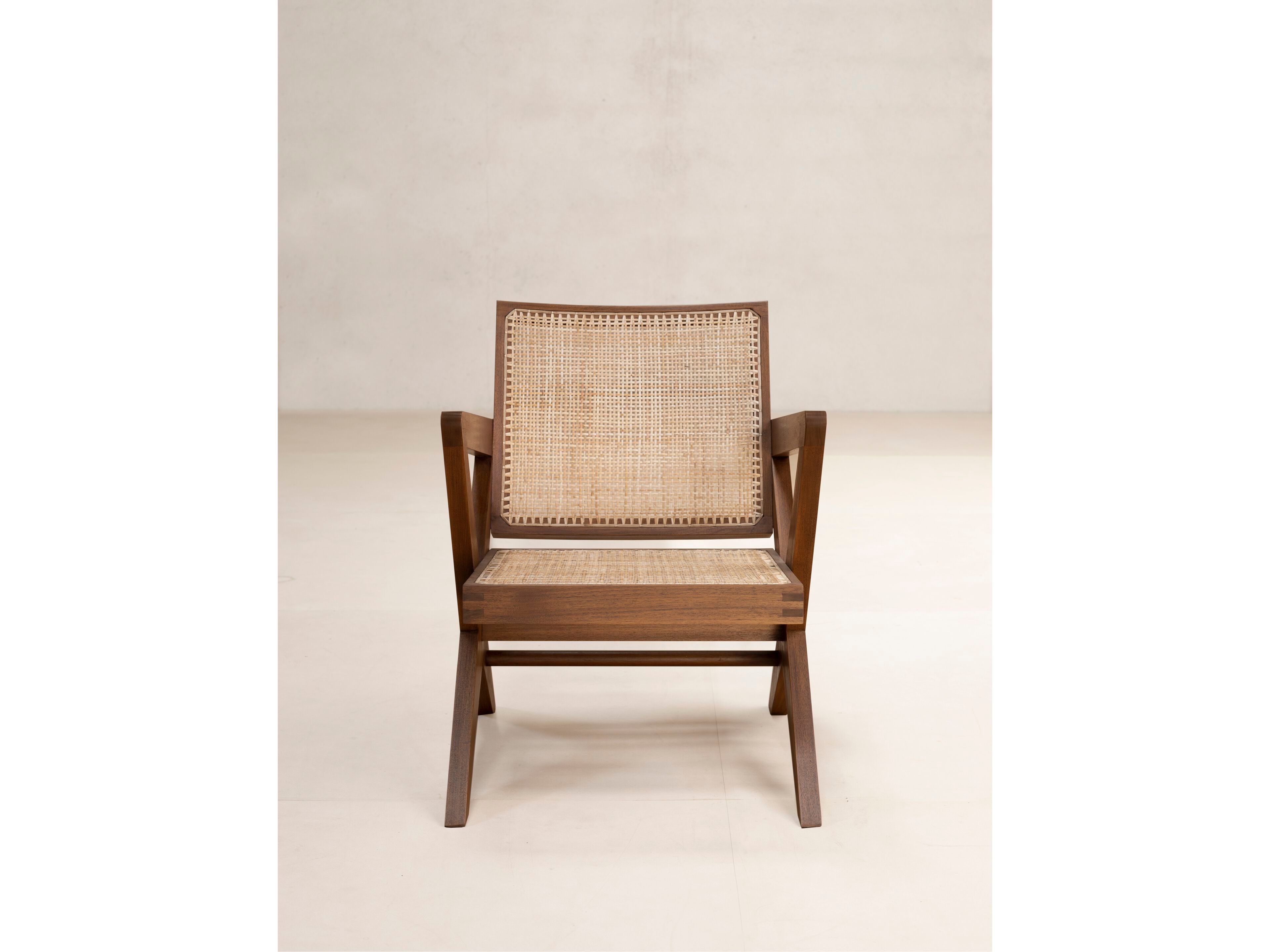 Кресло из тикового дерева с подлокотниками Phantom Hands Project Chandigarh ARCH-00120547 - Вид №1