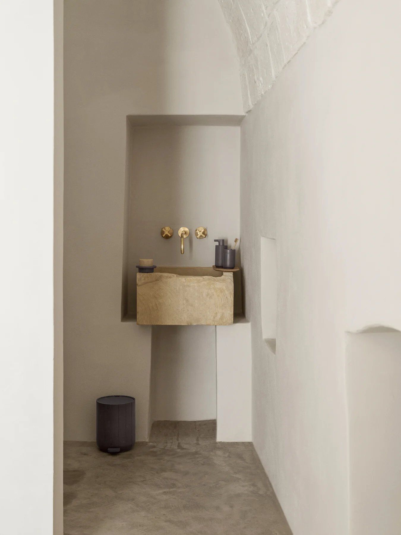 Дозатор мыла из полирезина blomus Kua ARCH-00040382 - Вид №9