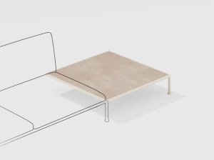 Низкий садовый стол из керамогранита