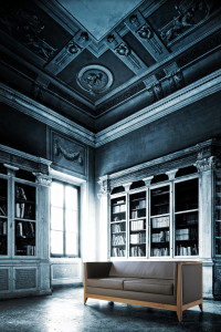 Вишневый диван