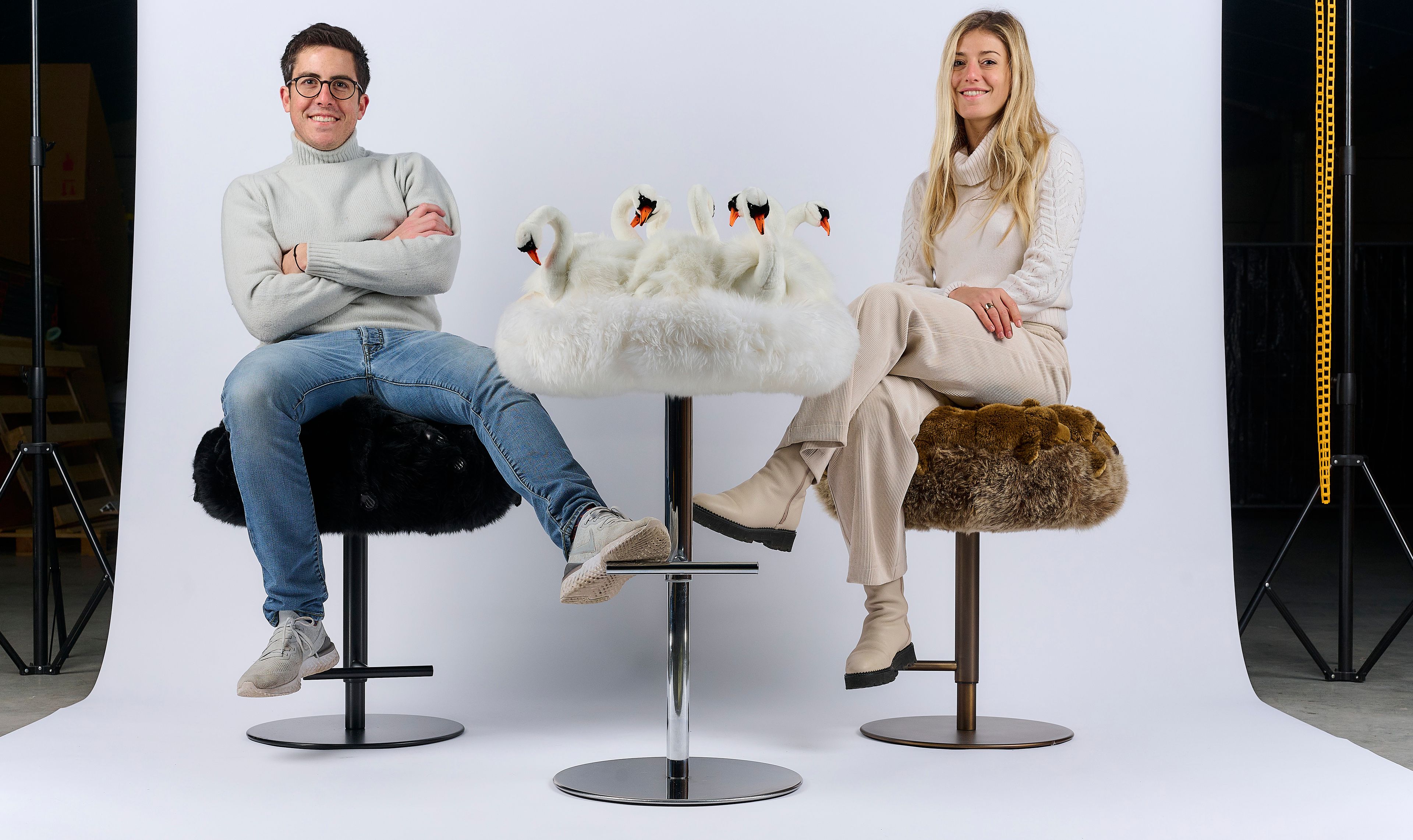 Регулируемая высота полиэстер мягкий стул APCOLLECTION Swan ARCH-00064991 - Вид №9