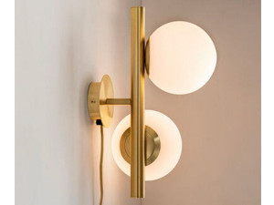 Окрашенный металлический настенный светильник