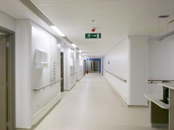 Rockfon Акустические потолочные панели из минеральной ваты Medicare® sun-id-1354988 - Вид №1