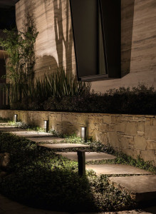 Металлический светодиодный световой столб