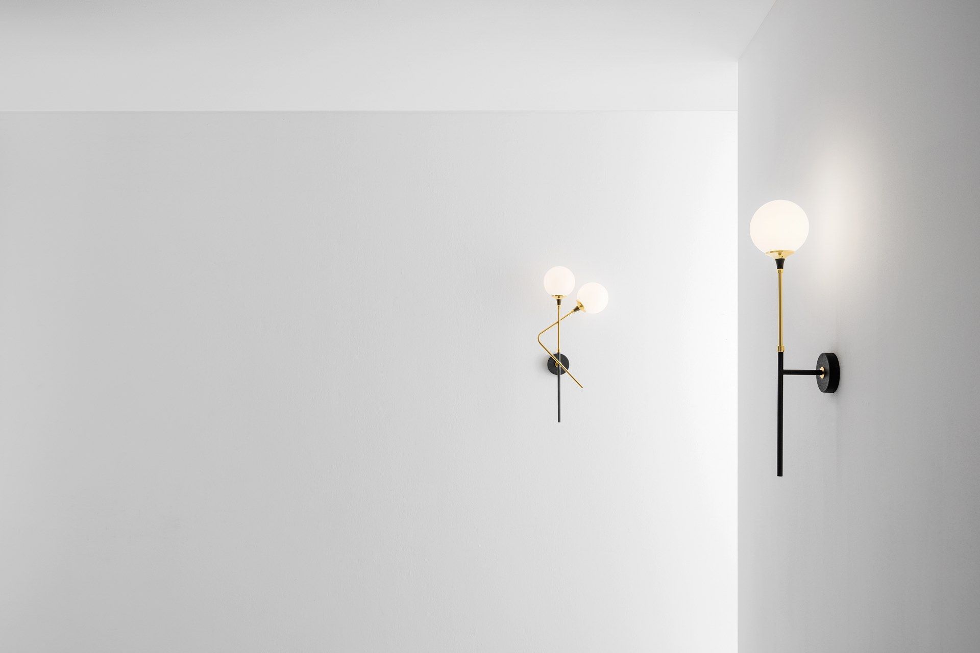 Стеклянный настенный светильник с фиксированной рукояткой In Stock Stilnovo ARCH-00066558 - Вид №1