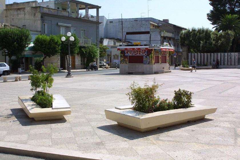 Manufatti Viscio Скамейка из абрикенового камня со встроенным горшком для цветов sun-id-1349210 - Вид №2