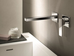 Настенный смеситель для раковины с 2 отверстиями