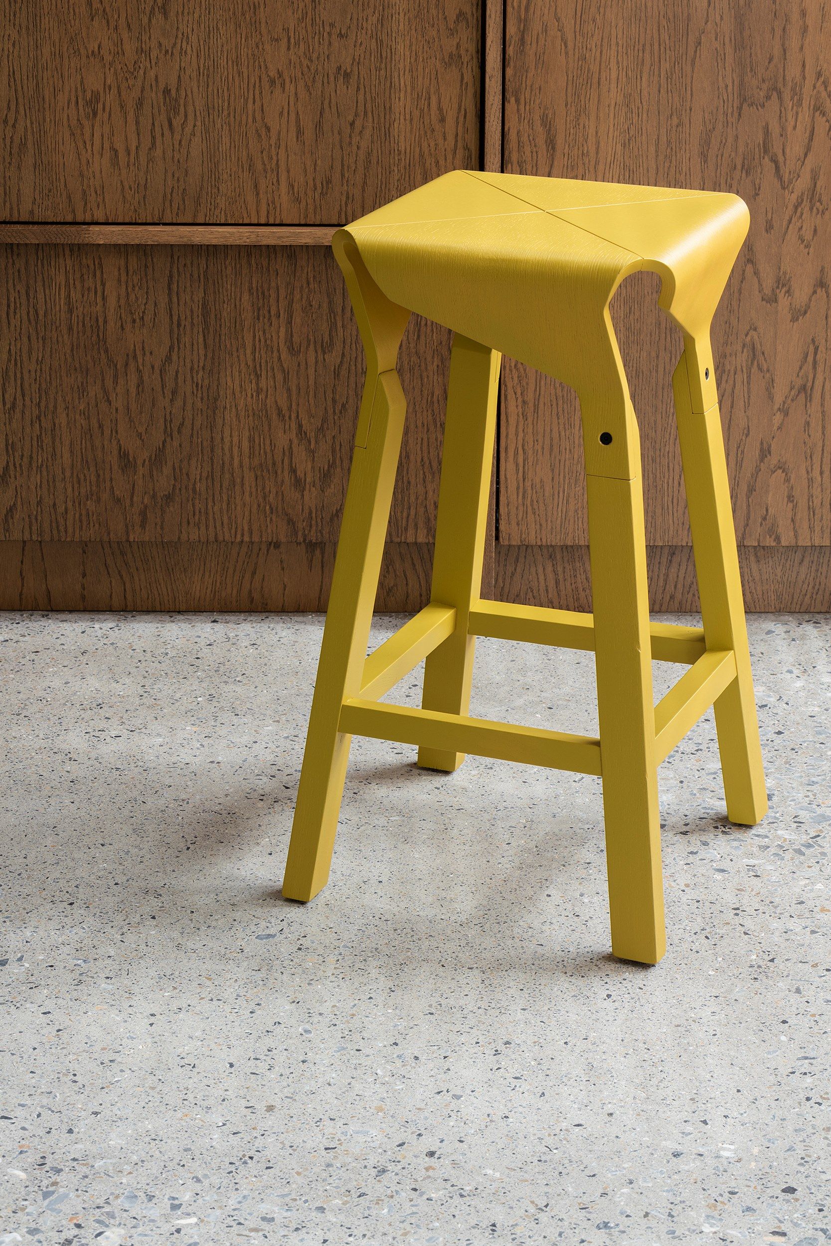 Высокий деревянный табурет с подставкой для ног Vergés Naoshima ARCH-00121766 - Вид №10