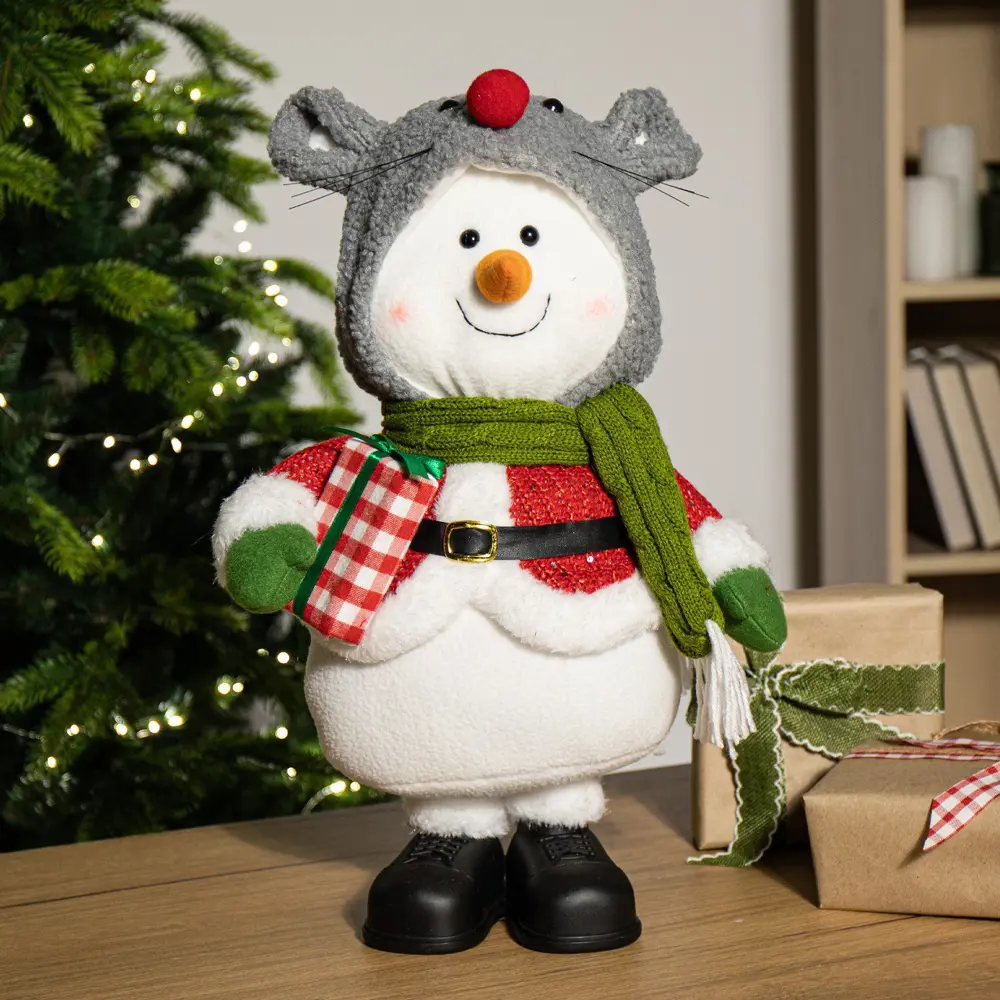 89368040 Декоративная фигура Снеговик в шапочке мишки 28x15 см STLM-1486575 Santreyd Christmas