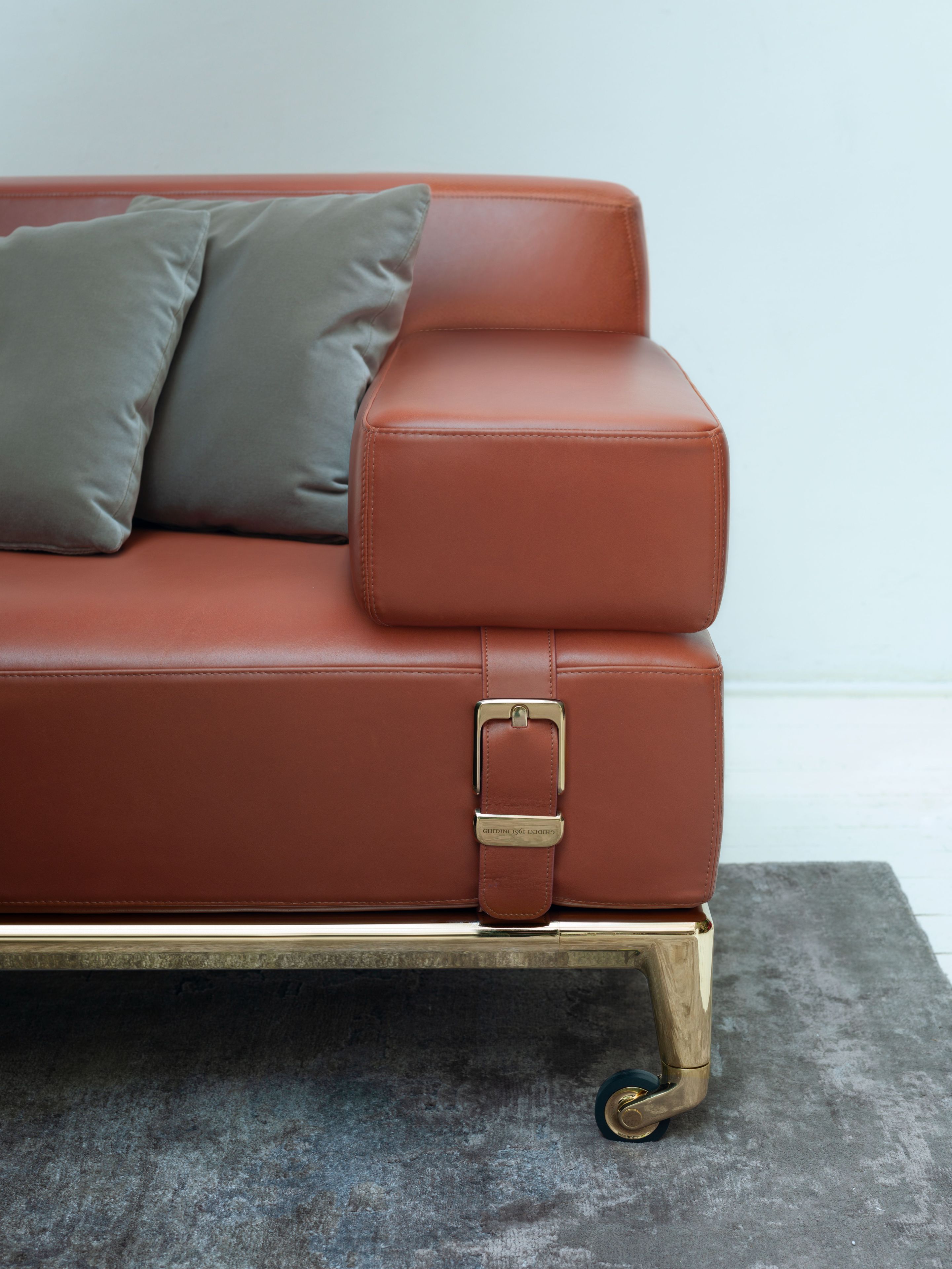 2-местный кожаный диван с колесами GHIDINI1961 Шейкер ARCH-00081915