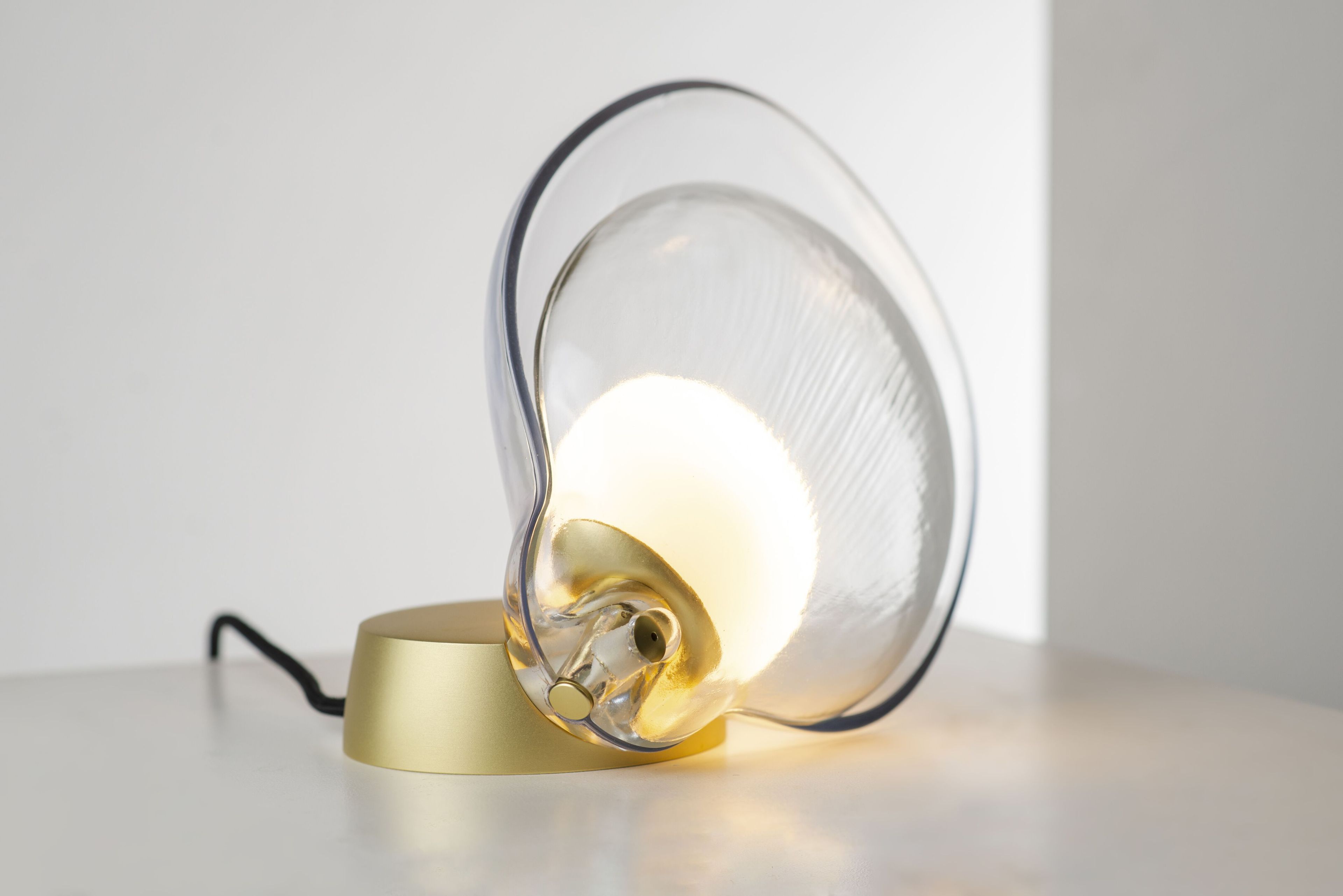 Стеклянная настольная лампа Rakumba лепесток ARCH-00020781 - Вид №1