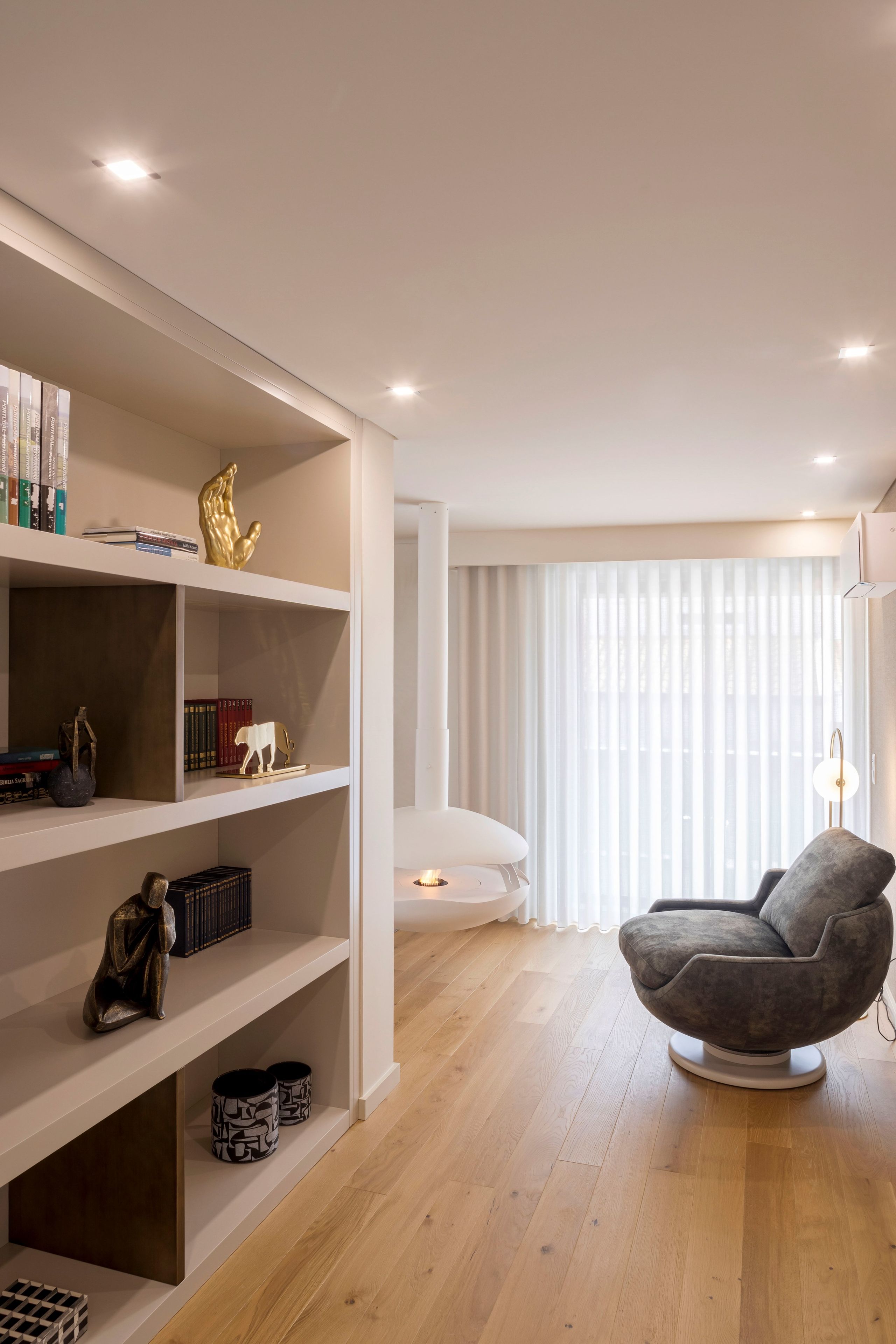 Деревянный книжный шкаф Stylish Club ARCH-00060503 - Вид №5