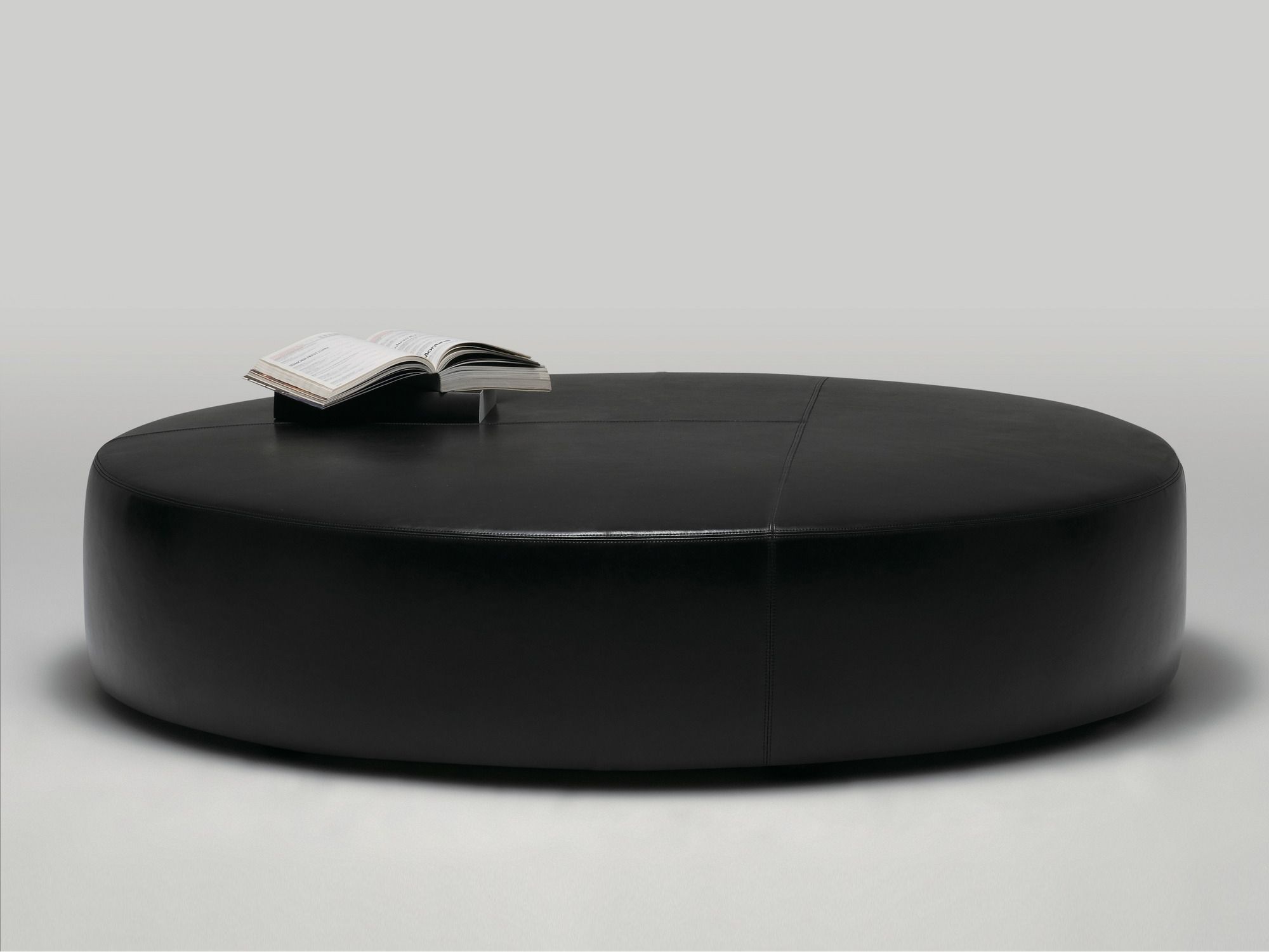 Круглый кожаный пуф CAMERICH PUCK ARCH-00024634