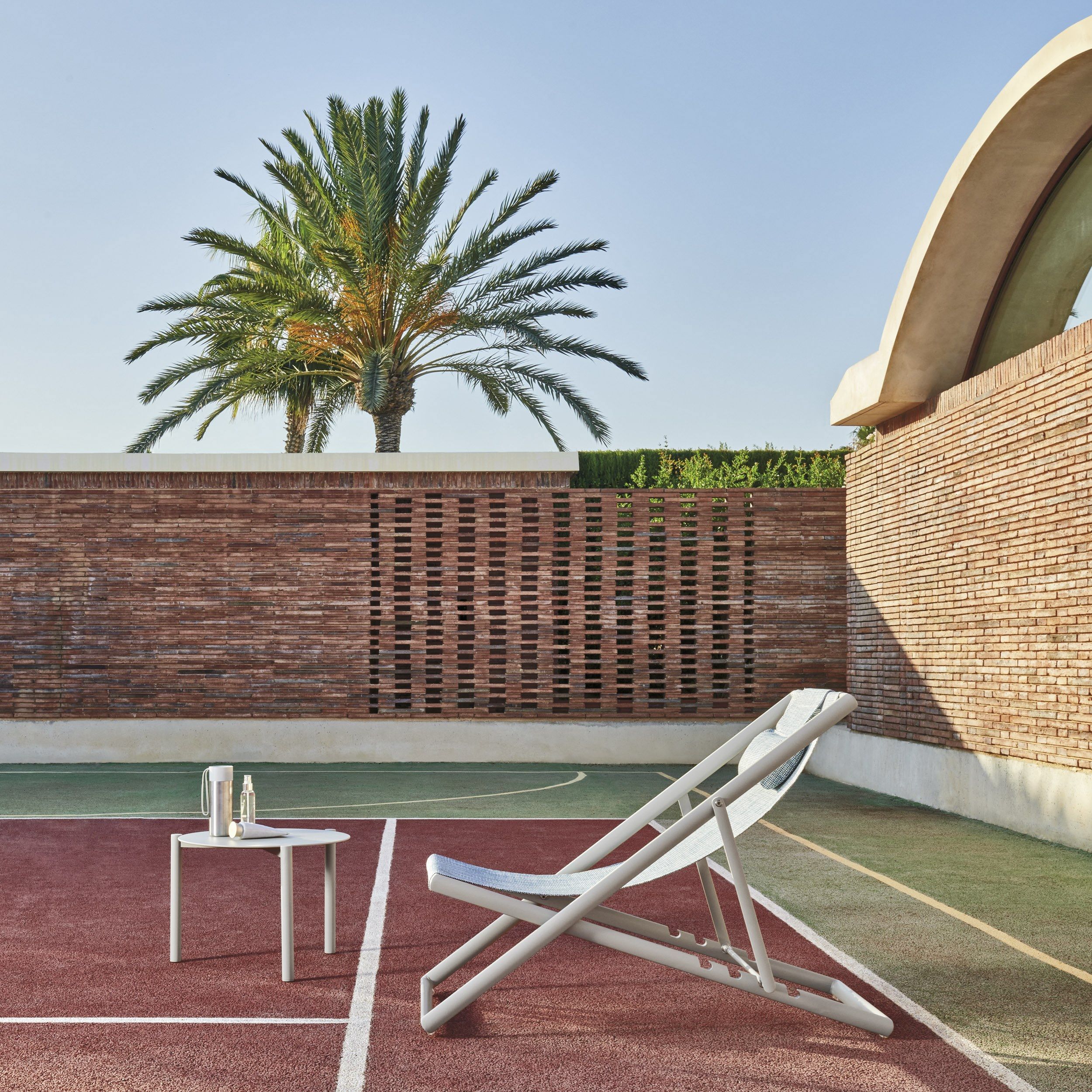 Круглый алюминиевый журнальный столик с порошковым покрытием Varaschin ARCH-00009841 - Вид №7