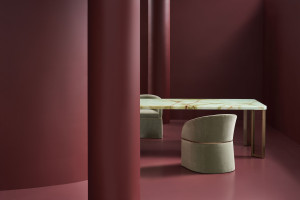 Прямоугольный стол из оникса