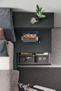 Дубовая кровать со встроенными тумбочками