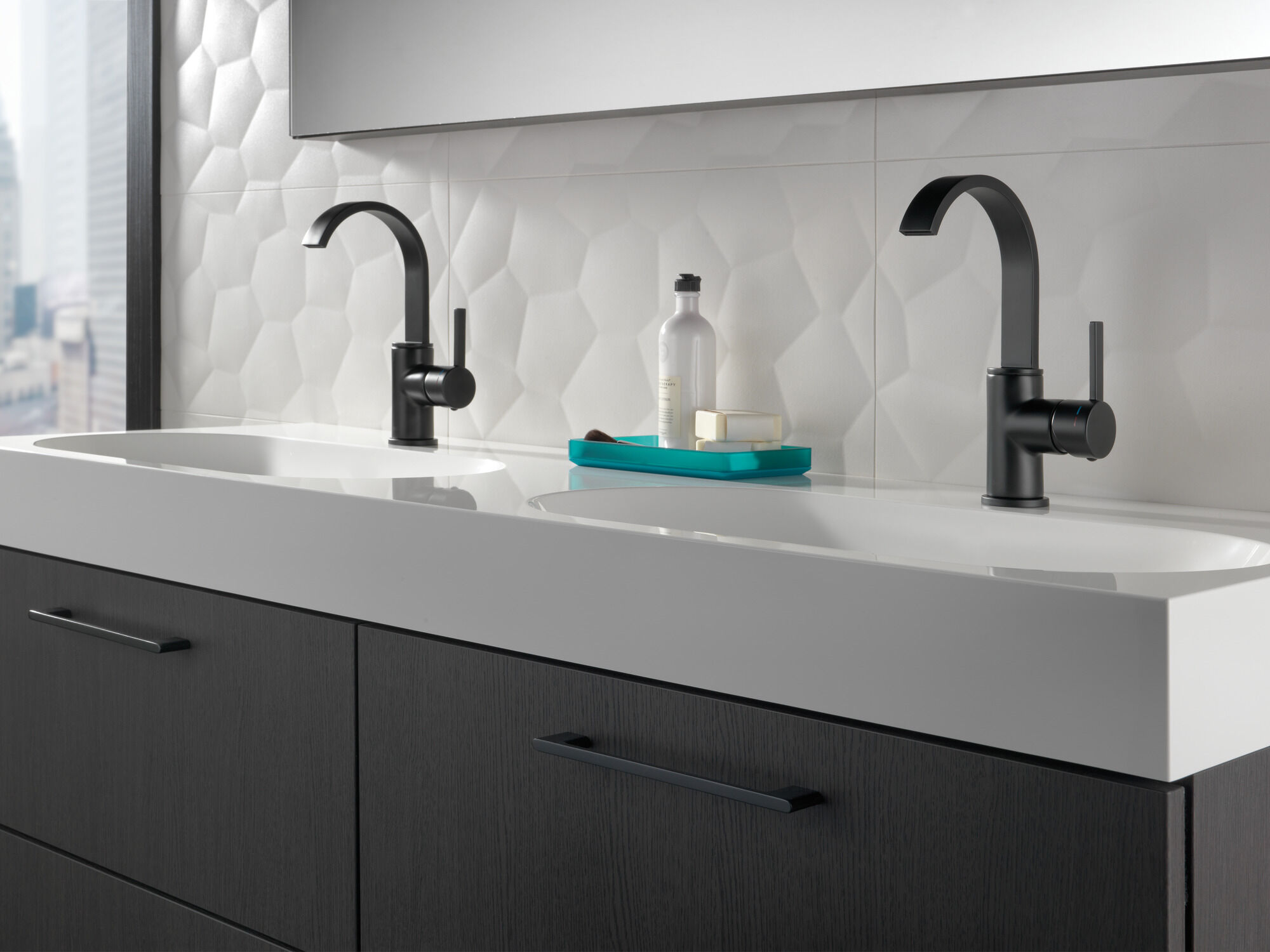 15630LF-BL Смеситель для ванной с одной ручкой Delta Faucet Mandolin Матовый черный  - Вид №5