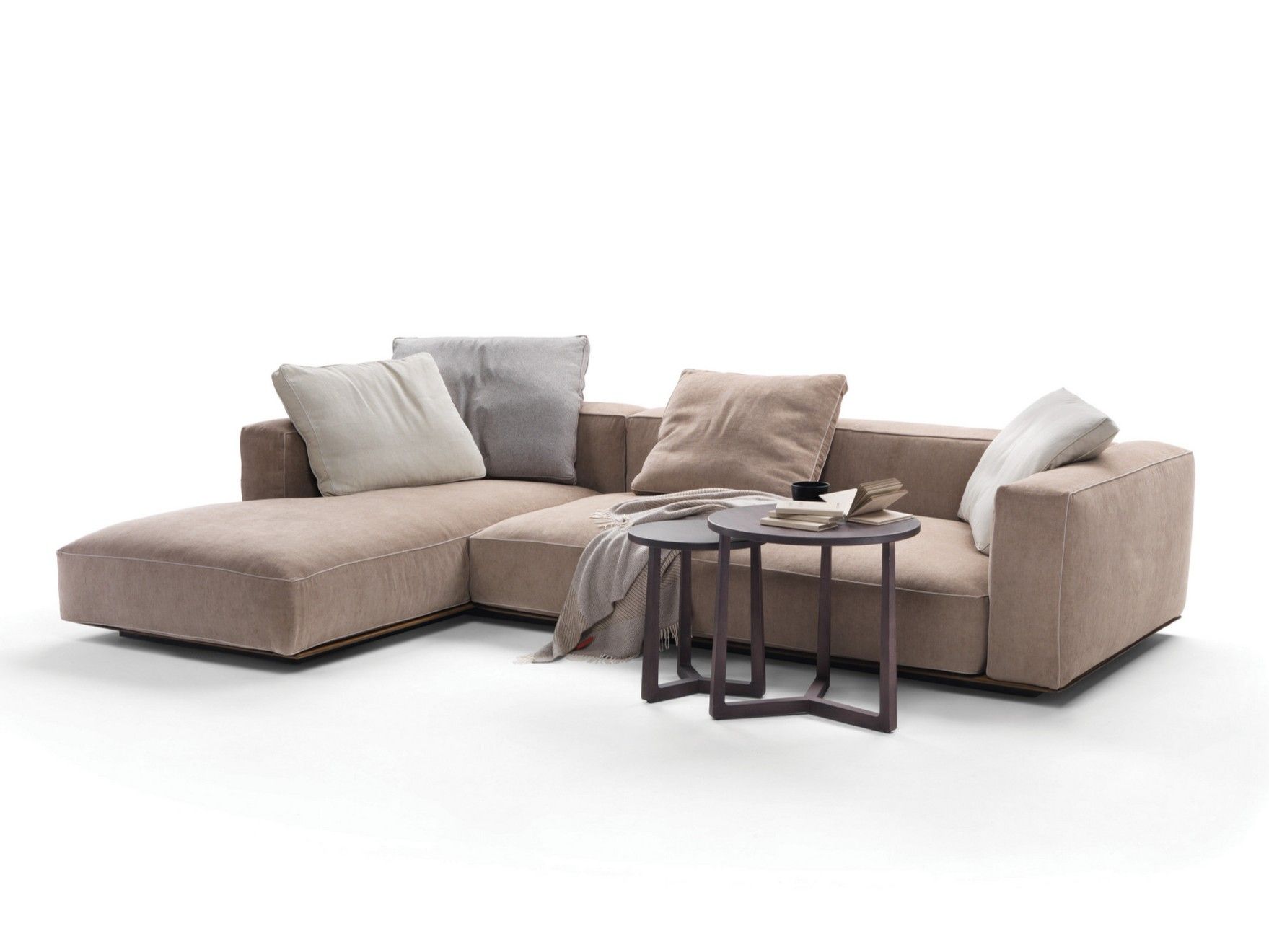 Секционный тканевый диван с полуостровом Flexform Grandemare ARCH-00151277